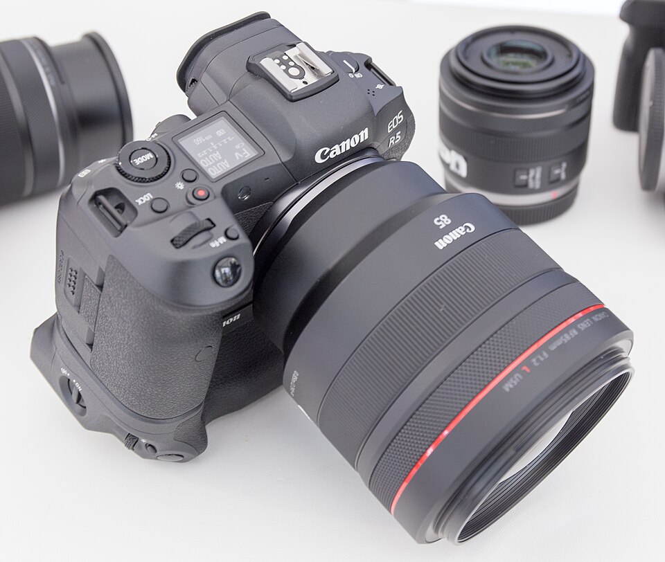 Canon EOS R5 fitted with an RF 85mm F1.2L lens